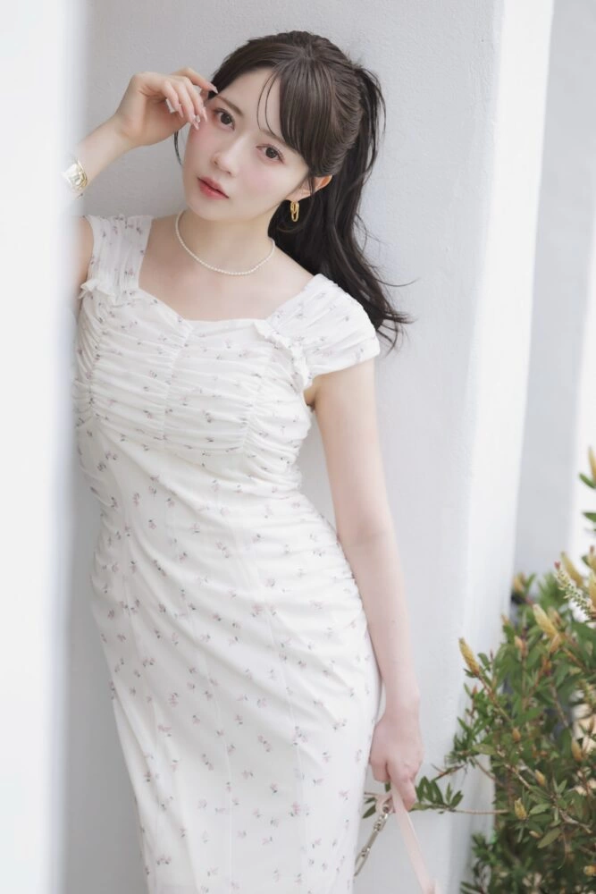 LILLIAN CARAT - Romantic Escape