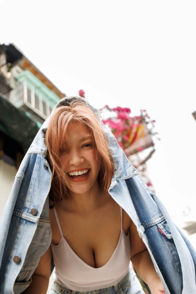 『櫻井おとの写真集 感電』_01