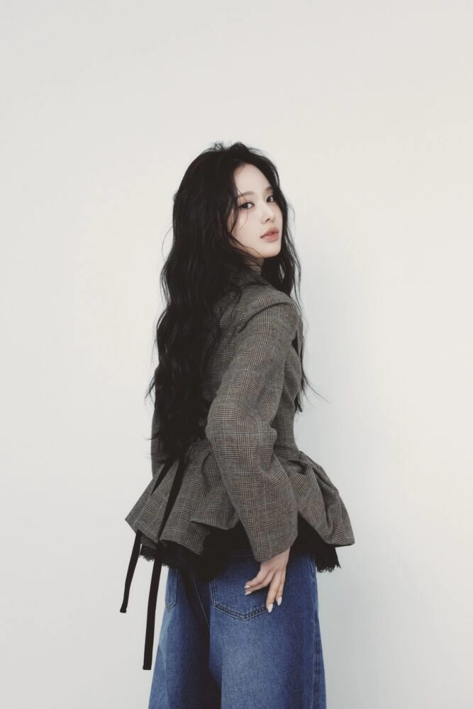 FRAY I.D STARRING. BANG JEE MIN / izna Vol.3 Still Forming