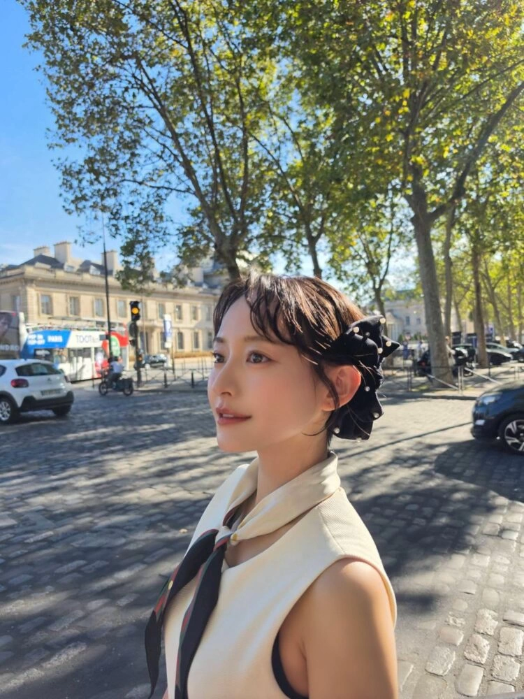 高崎かなみ パリ撮影2027年カレンダー『belle』