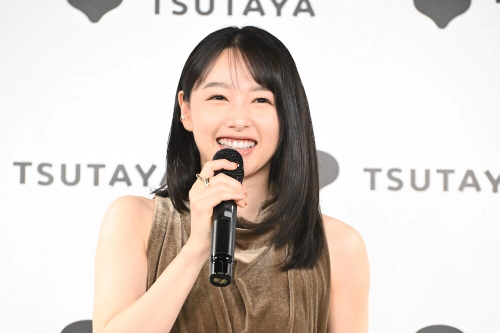 「桜井日奈子2027カレンダーブック」発売記念イベント