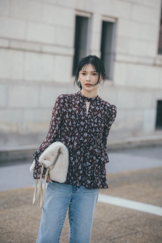 COCO DEAL - IN HER ALLURE