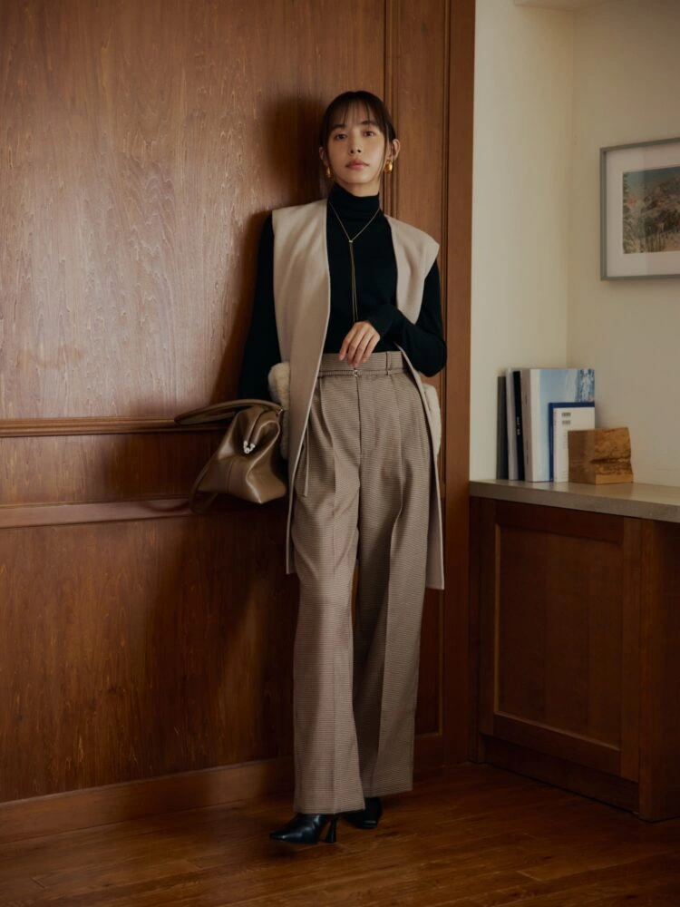 Mila Owen - MILA PANTS starring Hiroe Igeta