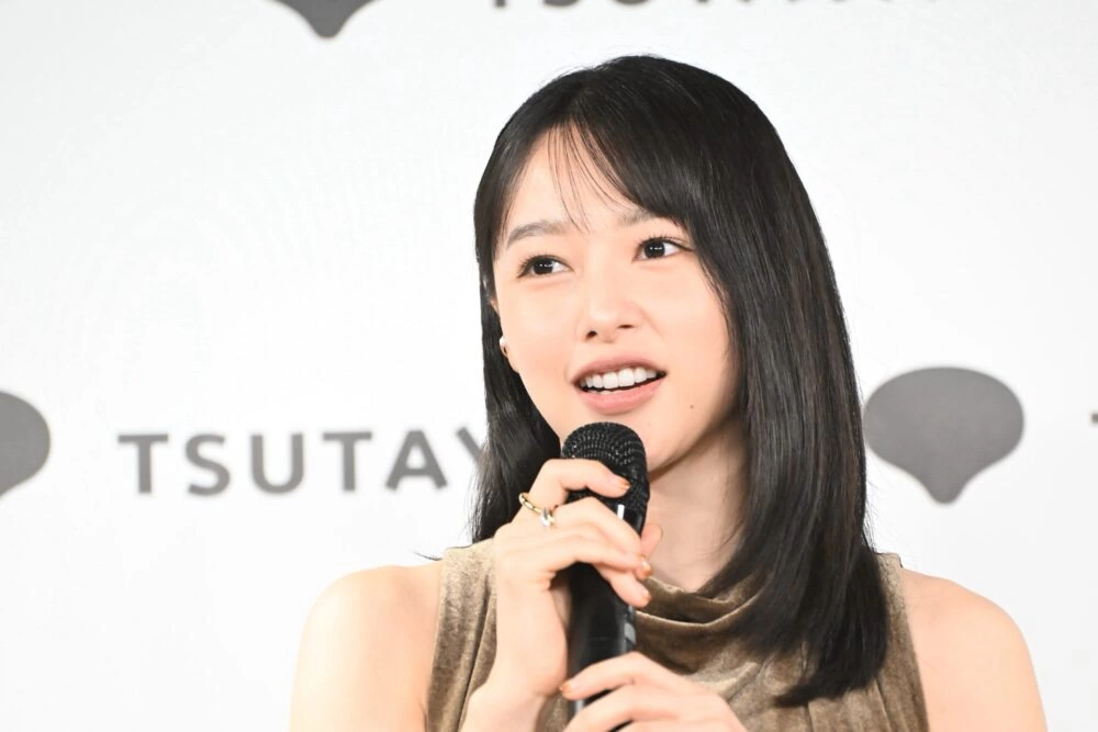 「桜井日奈子2027カレンダーブック」発売記念イベント